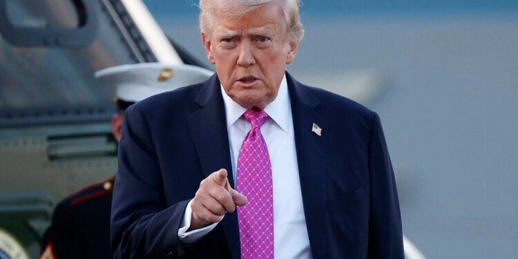 Trump menace de sanctions économiques « dévastatrices » contre tout pays aidant l&rsquo;Iran.